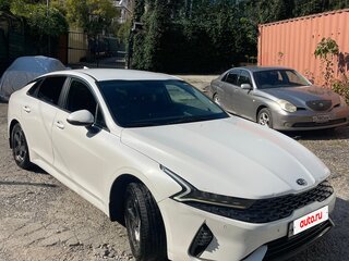 2021 Kia K5 III, белый, 2100000 рублей, вид 4