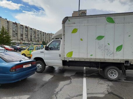 2004 Ford E-series, белый, 1050000 рублей, вид 4