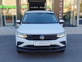 2021 Volkswagen Tiguan II Рестайлинг, белый, 2530000 рублей, вид 2