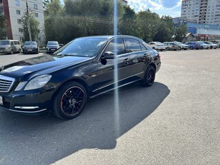 2011 Mercedes-Benz E-Класс 300 IV (W212, S212, C207), чёрный, 1700000 рублей, вид 2