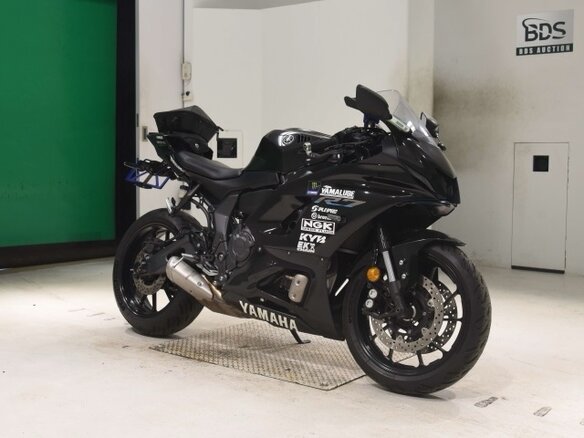 2022 Yamaha YZF-R7, чёрный, 800000 рублей - вид 2