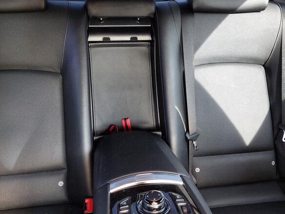 2011 BMW 7 серии 750i V (F01/F02/F04), белый, 5000000 рублей - вид 17