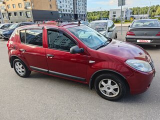 2013 Renault Sandero I, красный, 590000 рублей, вид 4