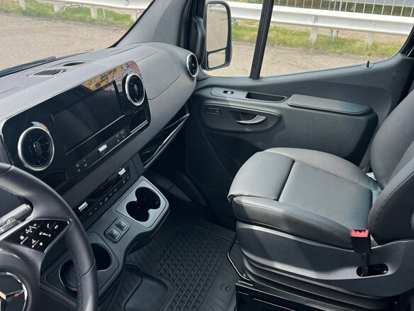 2024 Mercedes-Benz Sprinter, чёрный - вид 11