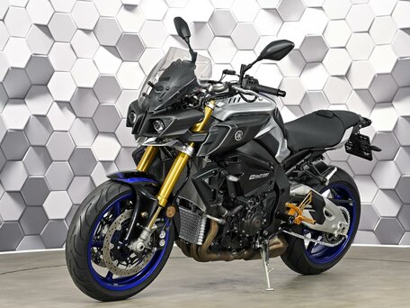 2017 Yamaha MT-10SP, серебристый, 1399000 рублей, вид 2