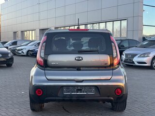 2017 Kia Soul II Рестайлинг, серебристый, 1450000 рублей, вид 5