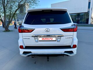 2016 Lexus LX 570 III Рестайлинг 2, белый, 7300000 рублей, вид 4