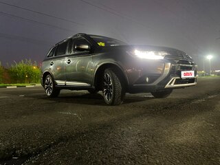 2022 Mitsubishi Outlander III Рестайлинг 3, серый, 2500000 рублей, вид 4