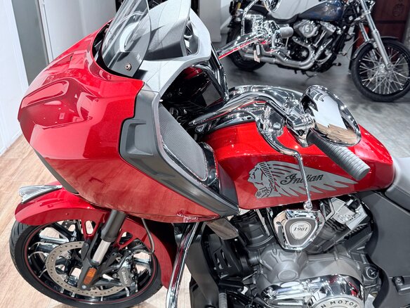 2021 Indian Challenger, красный, 2499000 рублей - вид 25
