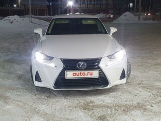 2017 Lexus IS 300h III Рестайлинг, белый, 3200000 рублей, вид 1
