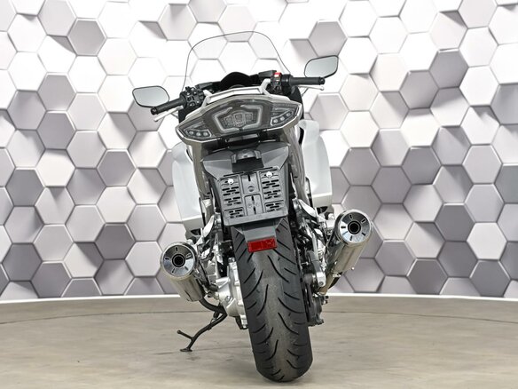 2018 Yamaha FJR1300, серебристый - вид 5