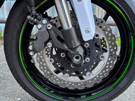 2013 Kawasaki Z 800, белый, 800000 рублей, вид 5