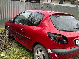 2004 Peugeot 206, красный, 110000 рублей, вид 3