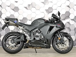 2025 Honda CBR 600RR, чёрный, 1577000 рублей, вид 3