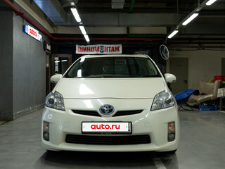 2010 Toyota Prius III (XW30), белый, 1100000 рублей, вид 2