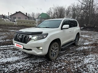 2018 Toyota Land Cruiser Prado 150 Series Рестайлинг 2, белый, 4550000 рублей, вид 1