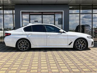 2021 BMW 5 серии 520i VII (G30/G31/G38) Рестайлинг, белый, 4800000 рублей, вид 4