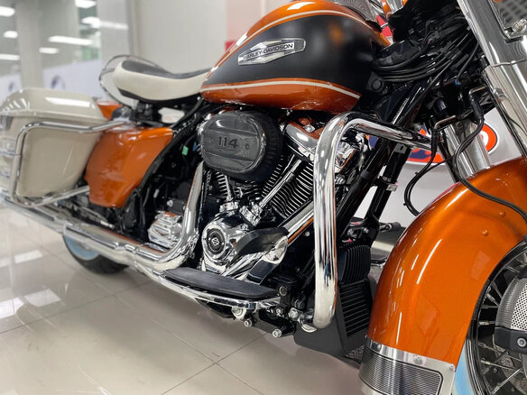 2023 Harley-Davidson Electra Glide, оранжевый - вид 11