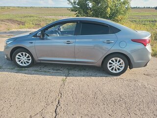 2017 Hyundai Solaris II, серый, 1240000 рублей, вид 4