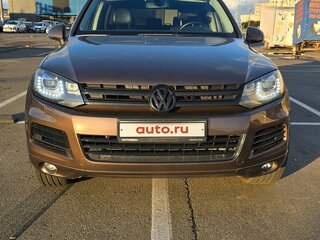 2012 Volkswagen Touareg II, коричневый, 2300000 рублей, вид 2