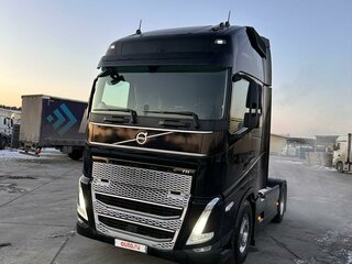 2022 Volvo FH, чёрный, 12990000 рублей, вид 1