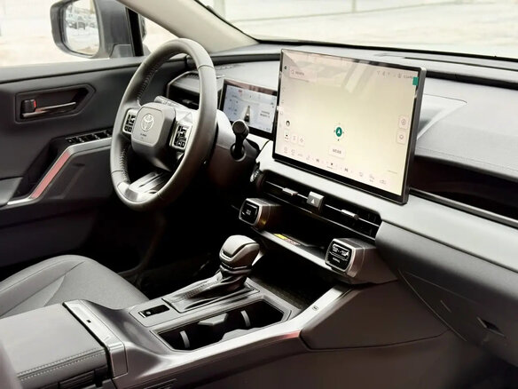 2026 Toyota RAV4 VI (XA60), белый, 4500000 рублей - вид 21