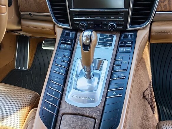 2013 Porsche Panamera 4S Executive I Рестайлинг, белый, 2926620 рублей - вид 17