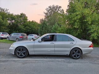 2000 Mercedes-Benz S-Класс 600 Long IV (W220), серебристый, 549000 рублей, вид 2