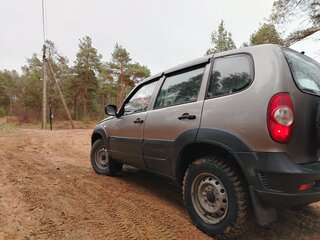 2018 Chevrolet Niva I Рестайлинг, серый, 715000 рублей, вид 3