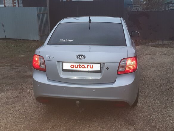 2009 Kia Rio II, серебристый, 730000 рублей - вид 1