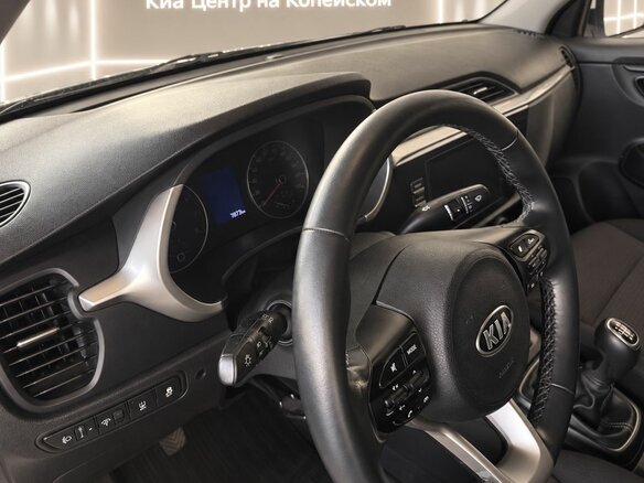 2021 Kia Rio IV Рестайлинг, белый, 1645000 рублей - вид 6