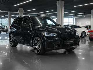 2021 BMW X5 30d IV (G05/G18), чёрный, 7625000 рублей, вид 2