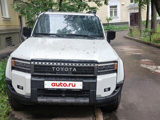 2024 Toyota Land Cruiser Prado 250 Series, белый, 10500000 рублей, вид 3