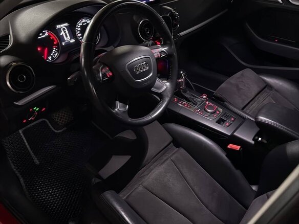 2013 Audi A3 III (8V), красный - вид 4