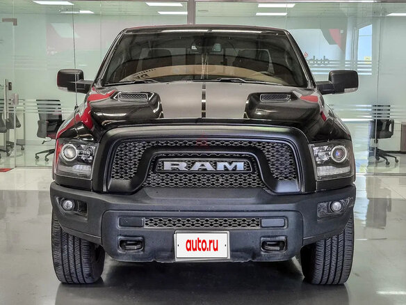 2023 Ram 1500 Quad Cab V, чёрный - вид 1