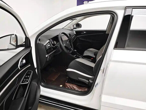 2026 Jetta VS5 I Рестайлинг 2, белый - вид 5