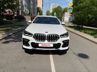 2021 BMW X6 40i III (G06), белый, 6200000 рублей, вид 3