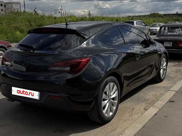 2013 Opel Astra GTC J Рестайлинг, чёрный, 910000 рублей - вид 5
