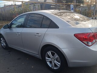 2012 Chevrolet Cruze I Рестайлинг, серебристый, 880000 рублей, вид 3
