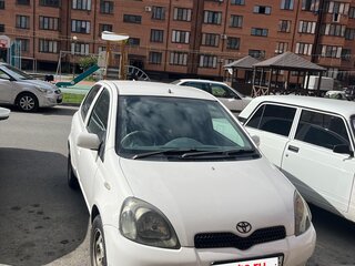 2000 Toyota Vitz I (P10), белый, 350000 рублей, вид 1