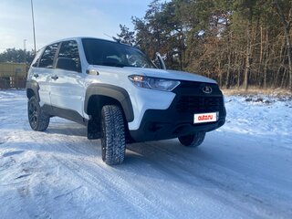 2023 Lada (ВАЗ) Niva Travel I, белый, 1280000 рублей, вид 3