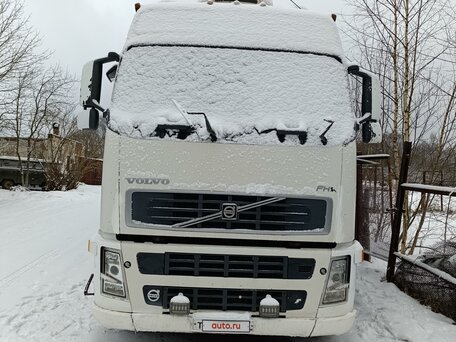 2006 Volvo FH, белый, 2250000 рублей, вид 1