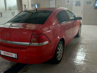 2011 Opel Astra H Рестайлинг, красный, 650000 рублей, вид 4