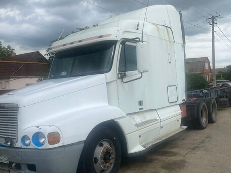 2003 Freightliner FLC, белый, 1200000 рублей, вид 5