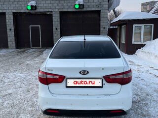 2013 Kia Rio III, белый, 630000 рублей, вид 5