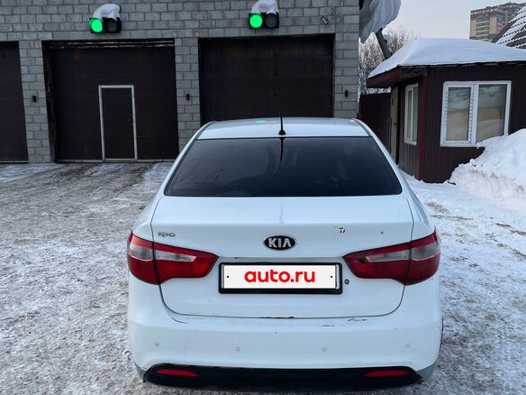 2013 Kia Rio III, белый, 630000 рублей - вид 4