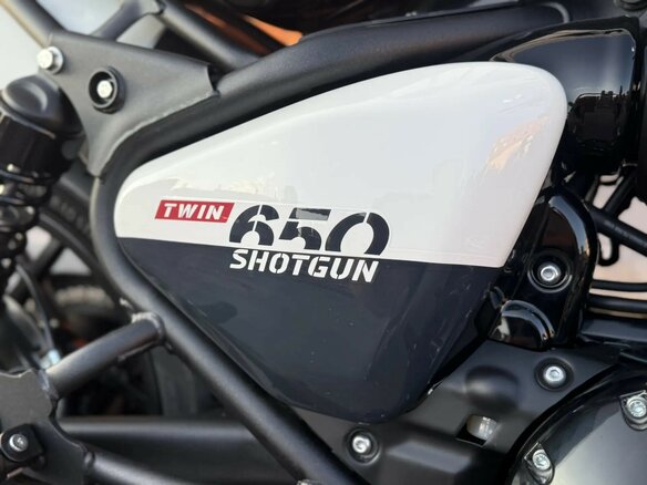 2026 Royal Enfield Shotgun, белый, 741000 рублей - вид 5