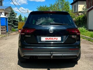 2017 Volkswagen Tiguan II, чёрный, 2290000 рублей, вид 4