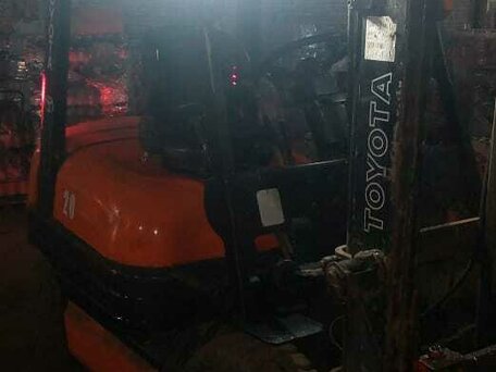 1997 Toyota 6F, оранжевый, 760000 рублей, вид 2