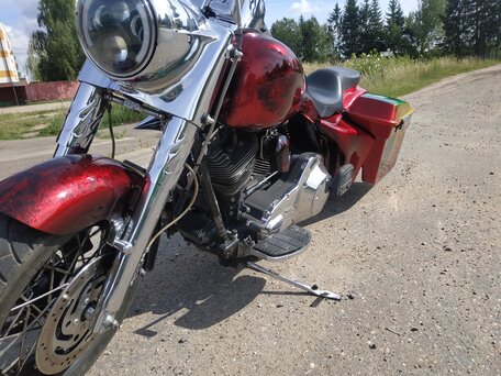 2005 Harley-Davidson Road King, красный, 679239 рублей, вид 3